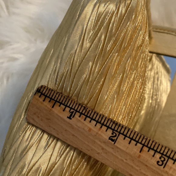 Unbranded gold gathered lame evening bag w/zip close, inside mirror $9 - Picture 10 of 11